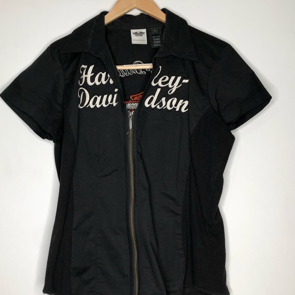 Woman’s Harley Davidson shirt